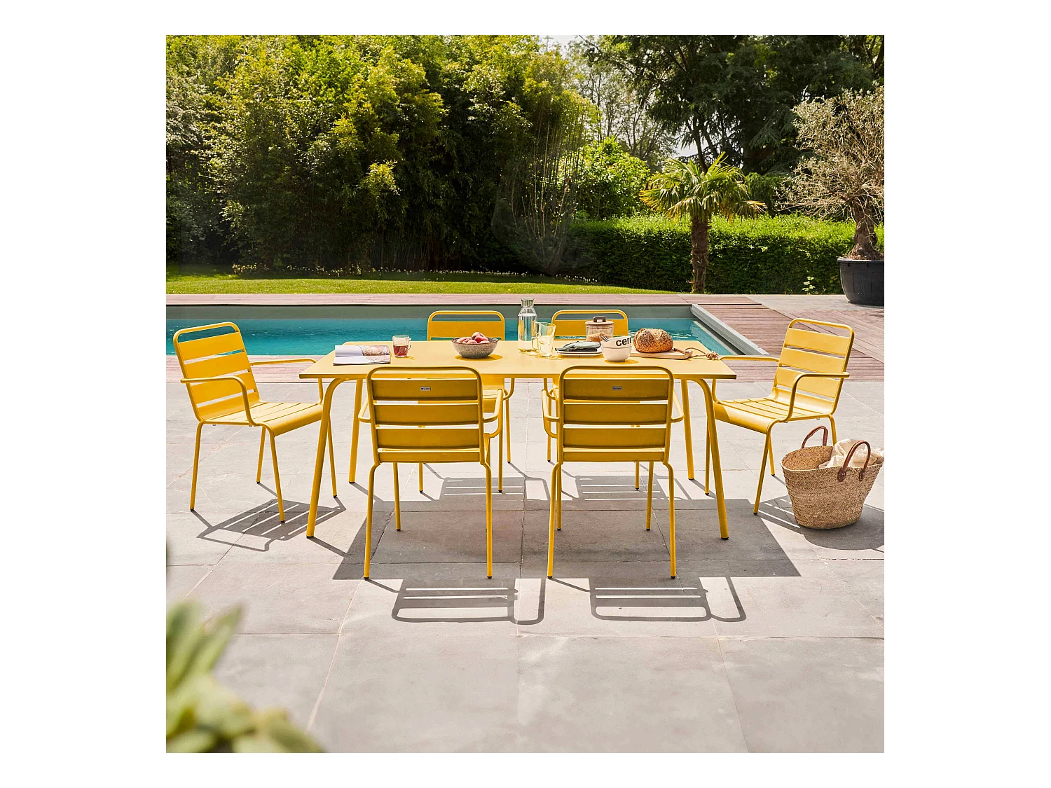 Ensemble table de jardin et 6 fauteuils en métal jaune - Palavas