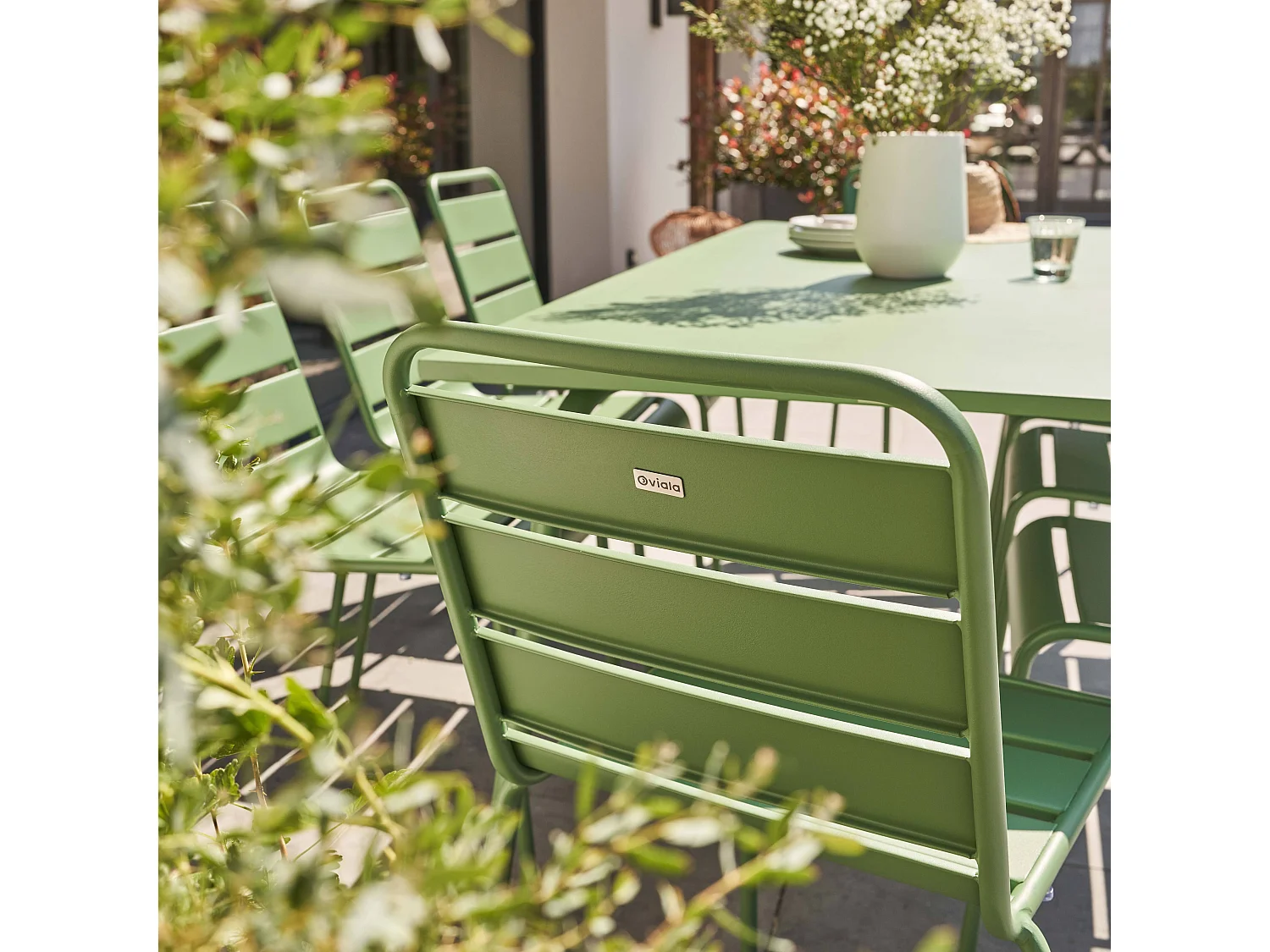 Ensemble table de jardin et 8 chaises en métal vert cactus  - Palavas
