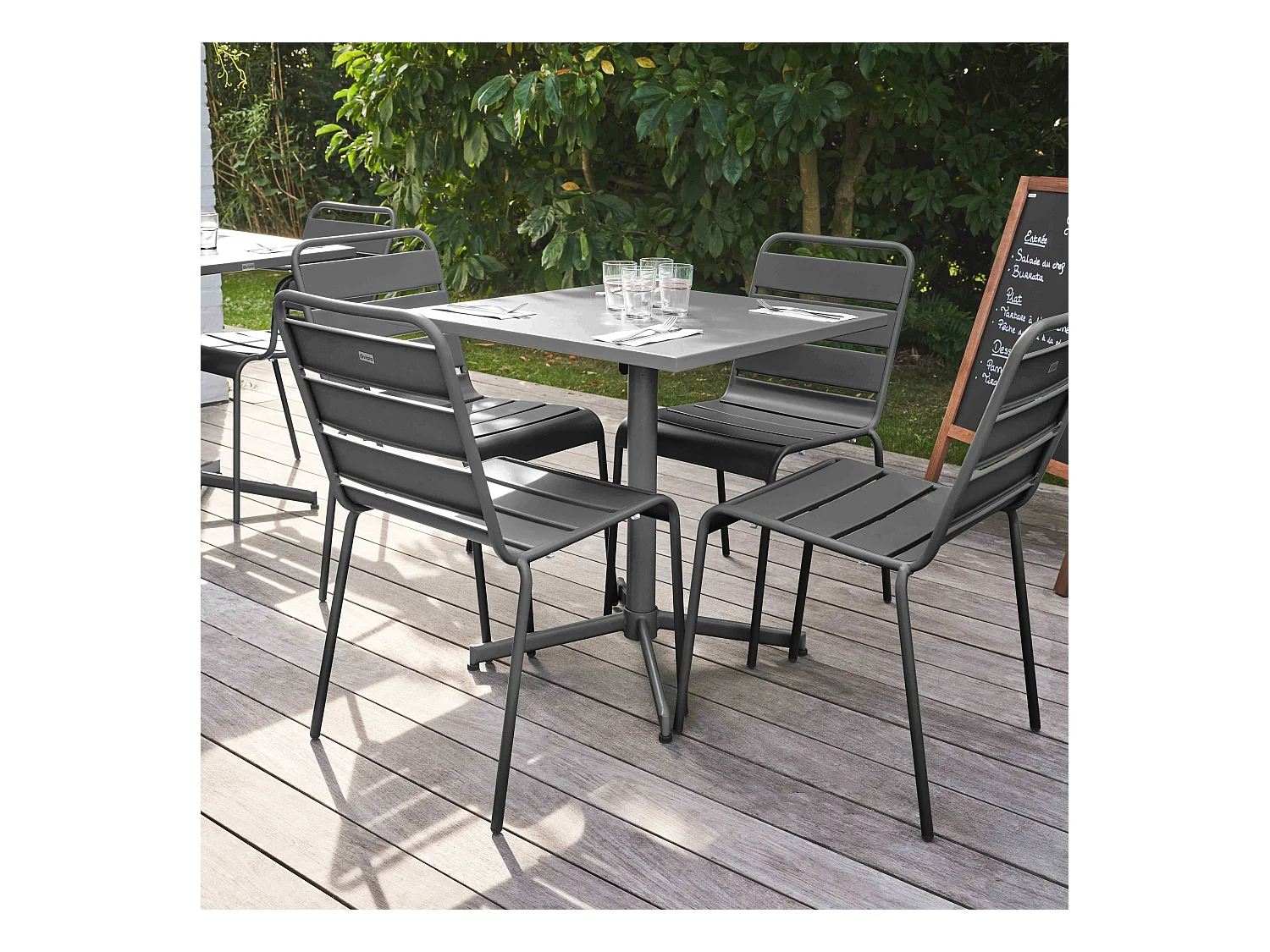 Set van een vierkante tuin tafel en 4 antracietkleurige stoelen