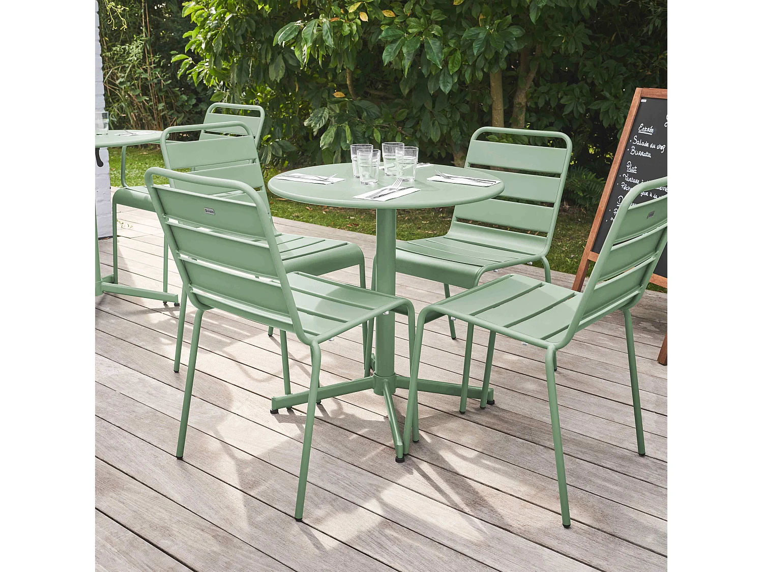 Mesa redonda de jardín y 4 sillas de metal verde salvia