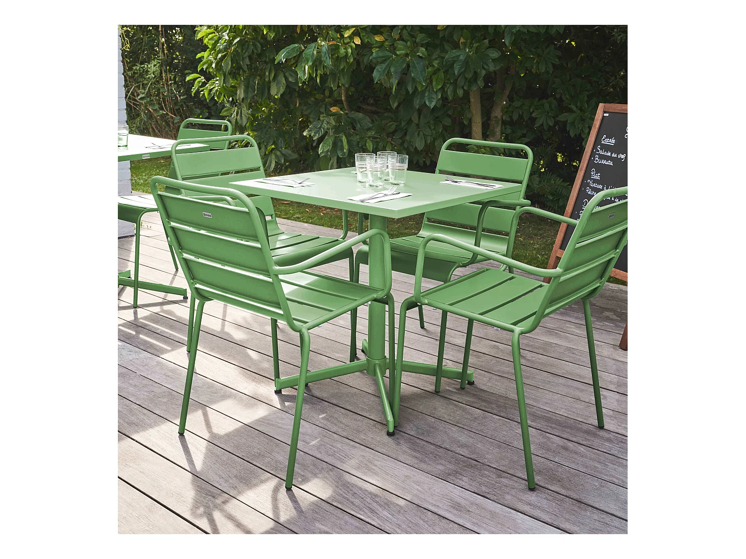 Ensemble table de jardin et 4 fauteuils en métal vert cactus - Palavas