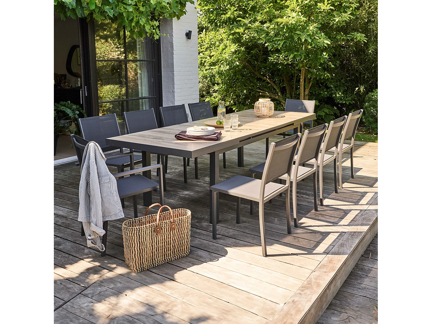 Table de jardin 8 chaises et 2 fauteuils en aluminium et céramique - Tivoli