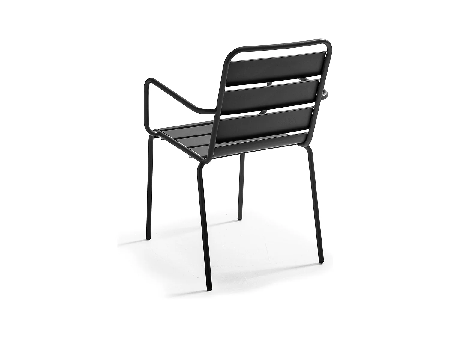 Set van een donker eiken gelamineerde tuintafel en 2 grijze fauteuils