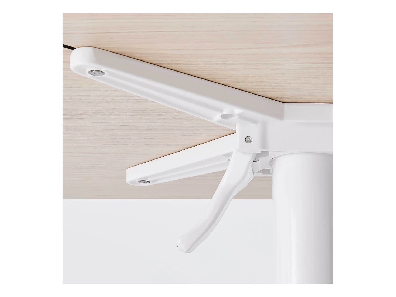 Ensemble table de terrasse stratifié chêne et 2 fauteuils blanc