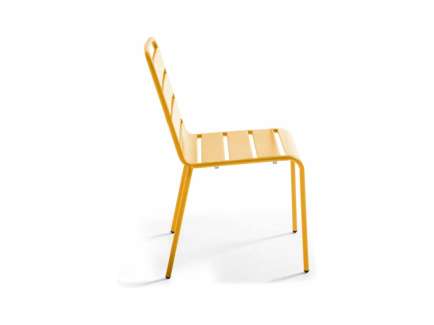 Conjunto mesa de jardín y 6 sillas de metal amarillo