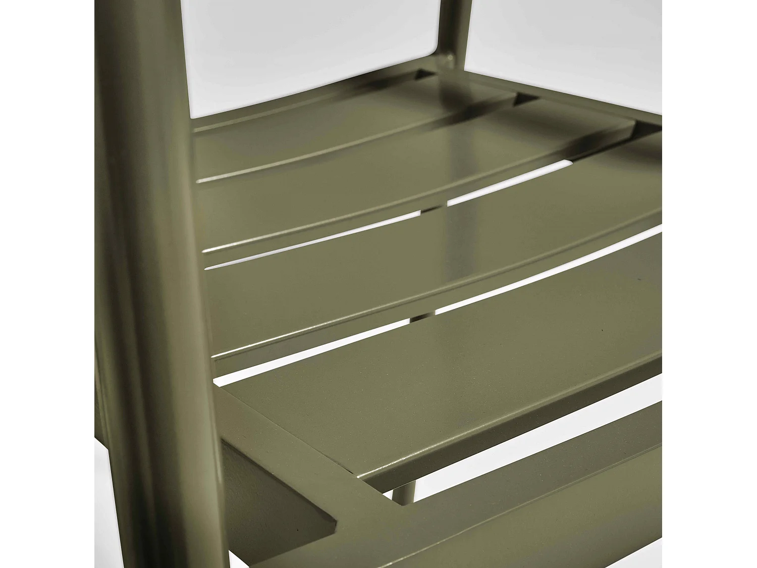 Fauteuil de jardin en aluminium et bois vert kaki