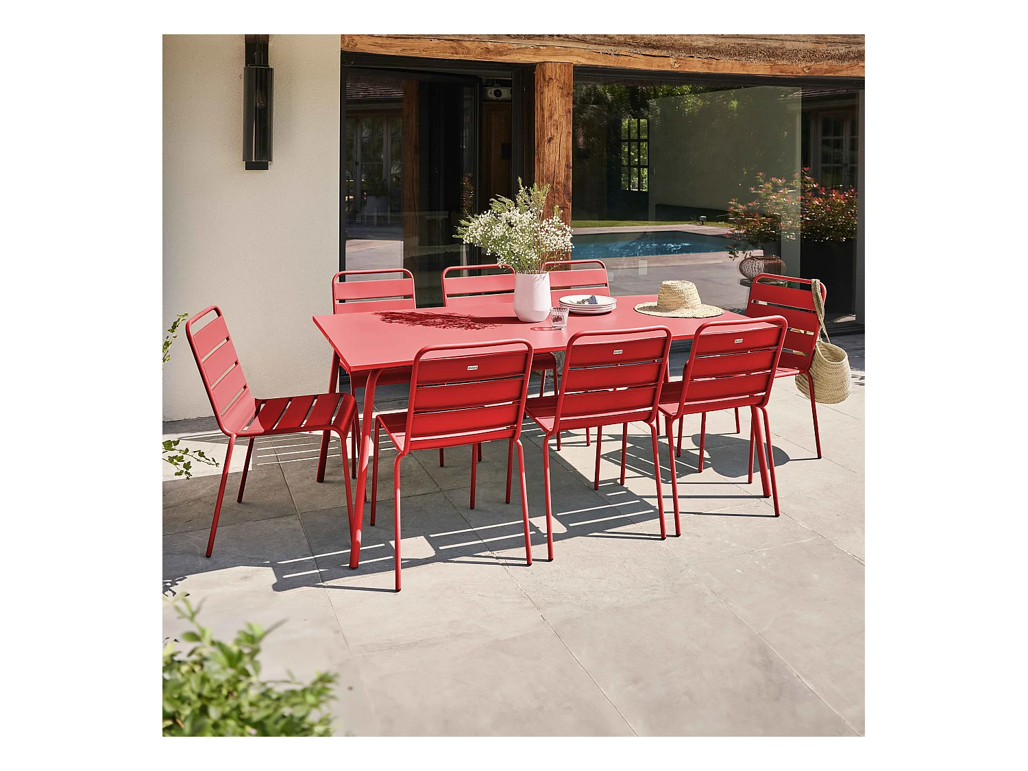 Ensemble table de jardin et 8 chaises en métal rouge - Palavas