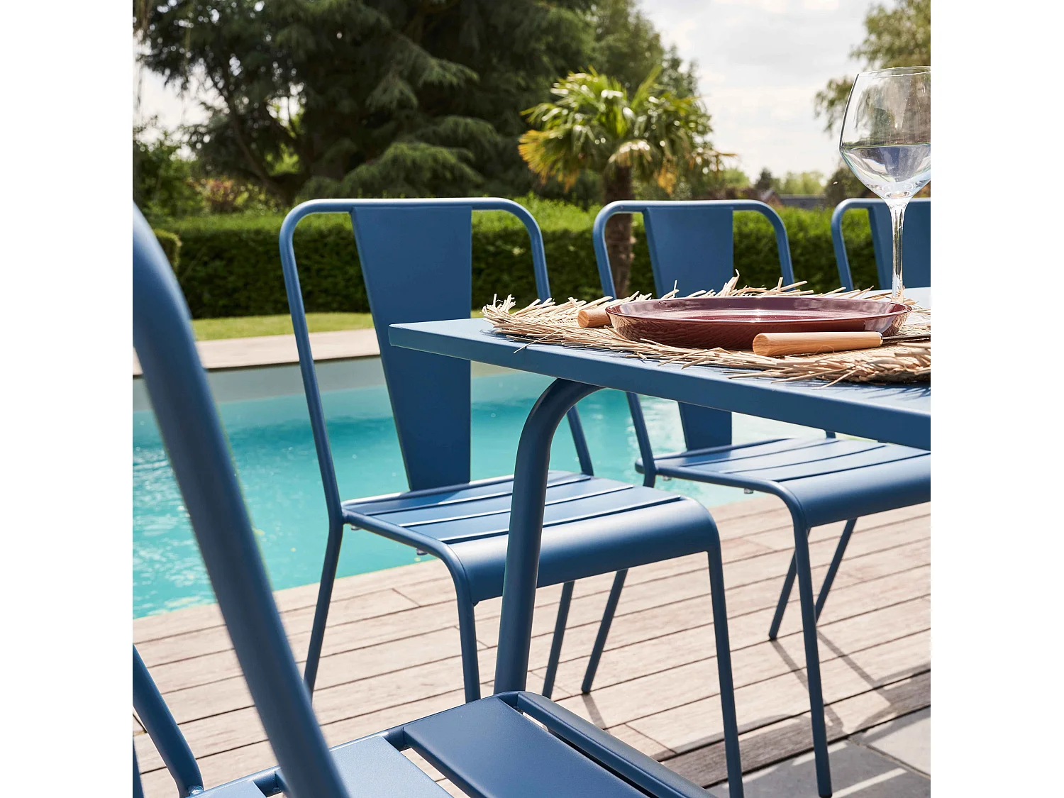 Ensemble table de jardin et 8 chaises bistrot en acier bleu pacific - Palavas