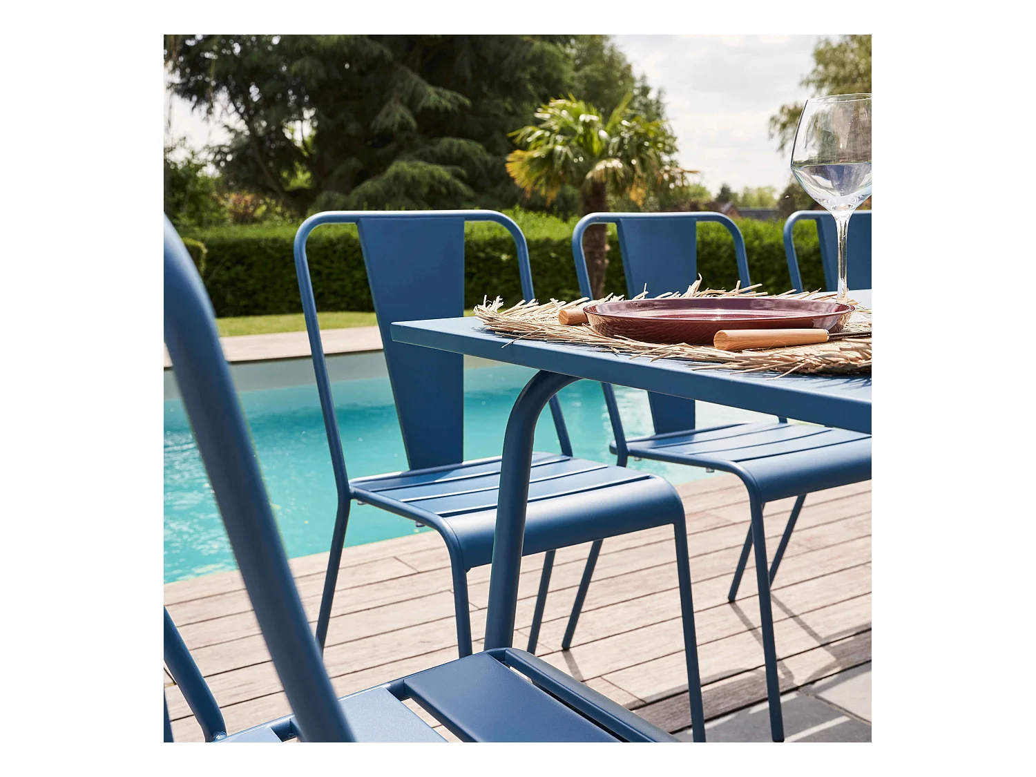 Ensemble table de jardin et 8 chaises bistrot en acier bleu pacific - Palavas
