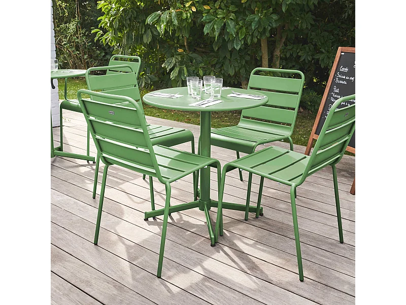 Set van een ronde tuintafel en 4 cactusgroene stoelen