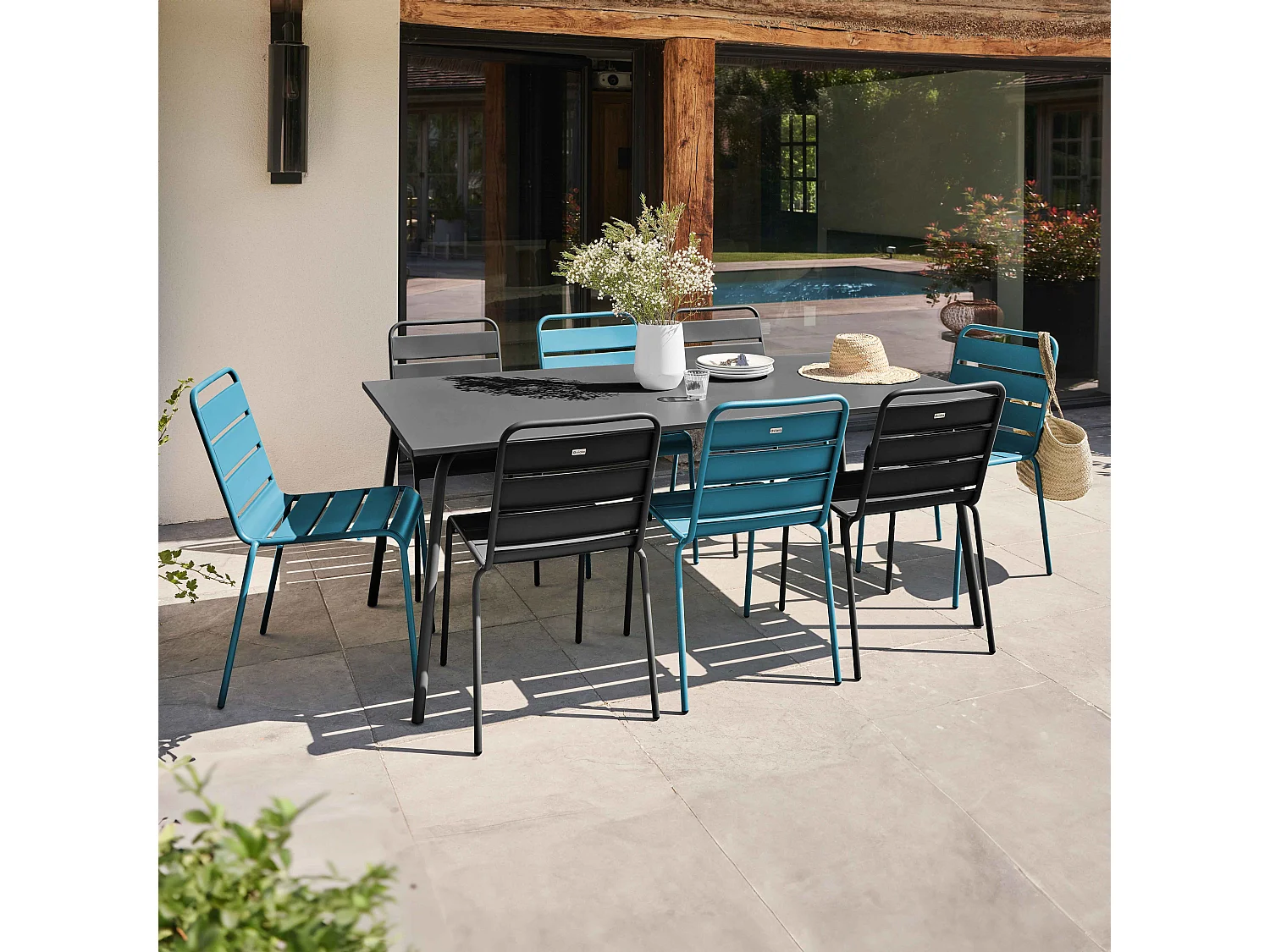 Ensemble table de jardin et 8 chaises en métal gris et bleu - Palavas