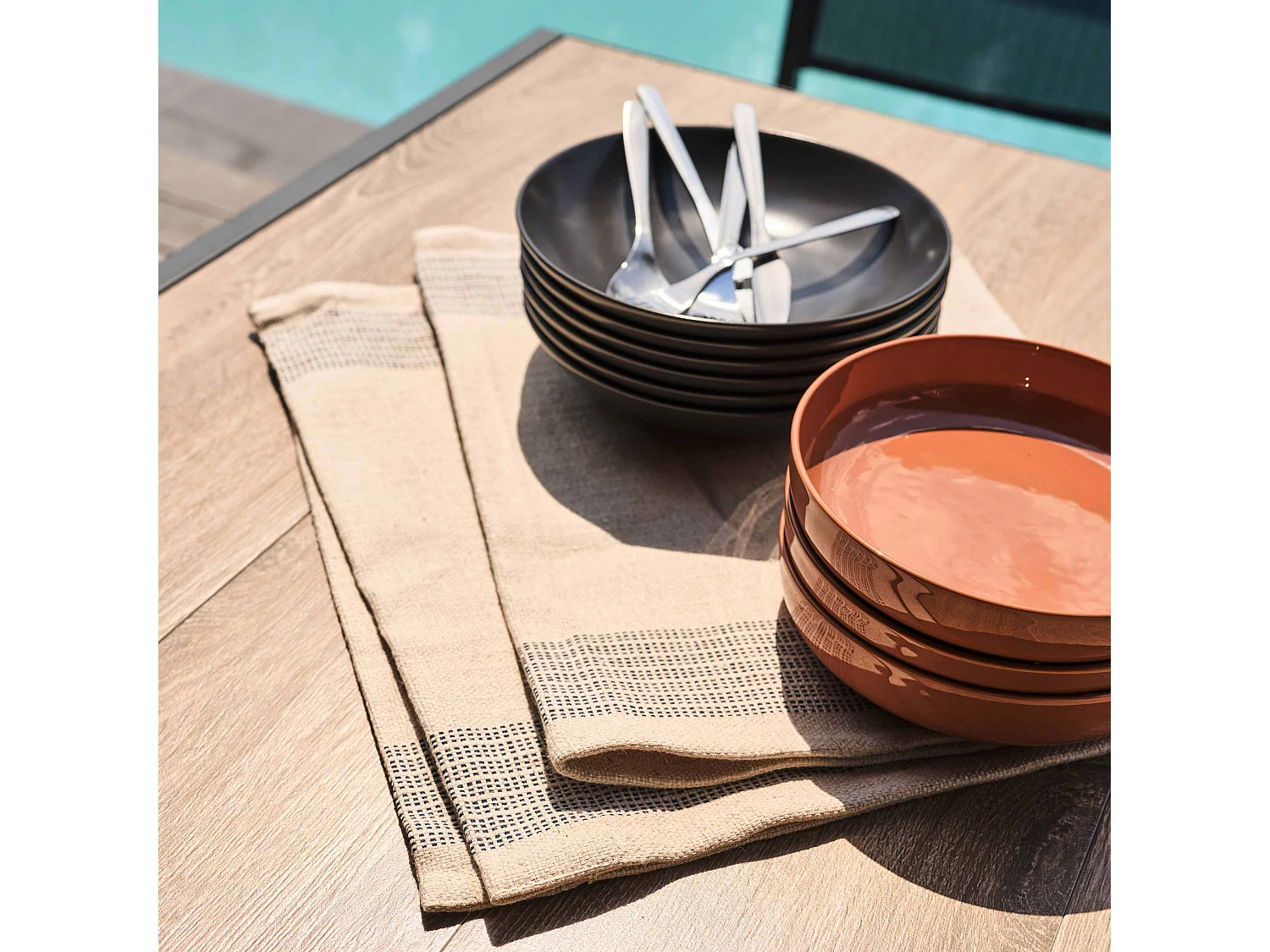 Ensemble table de jardin et 10 assises en aluminium et céramique - Tivoli