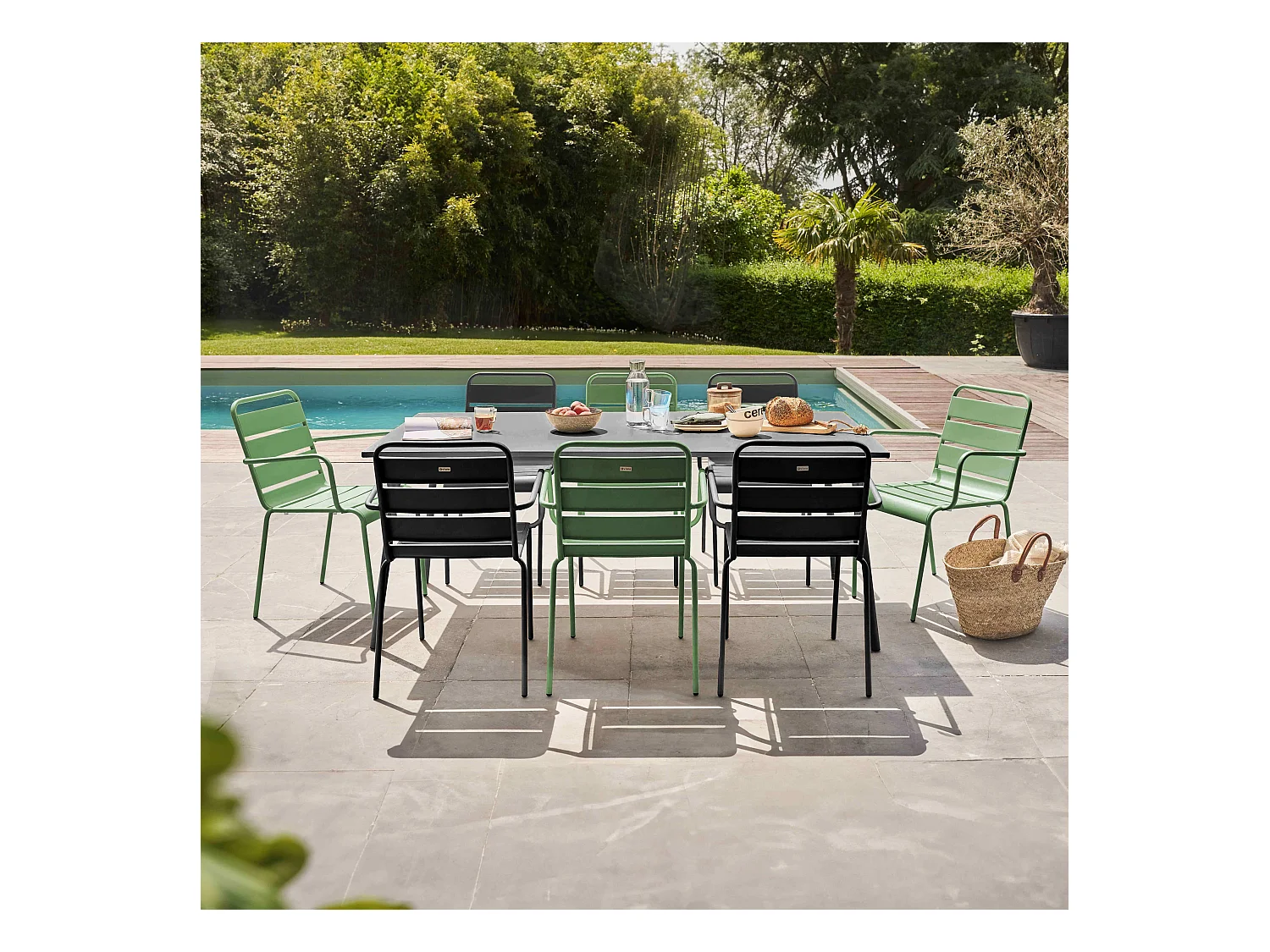 Ensemble table de jardin et 8 fauteuils en métal vert cactus et gris - Palavas