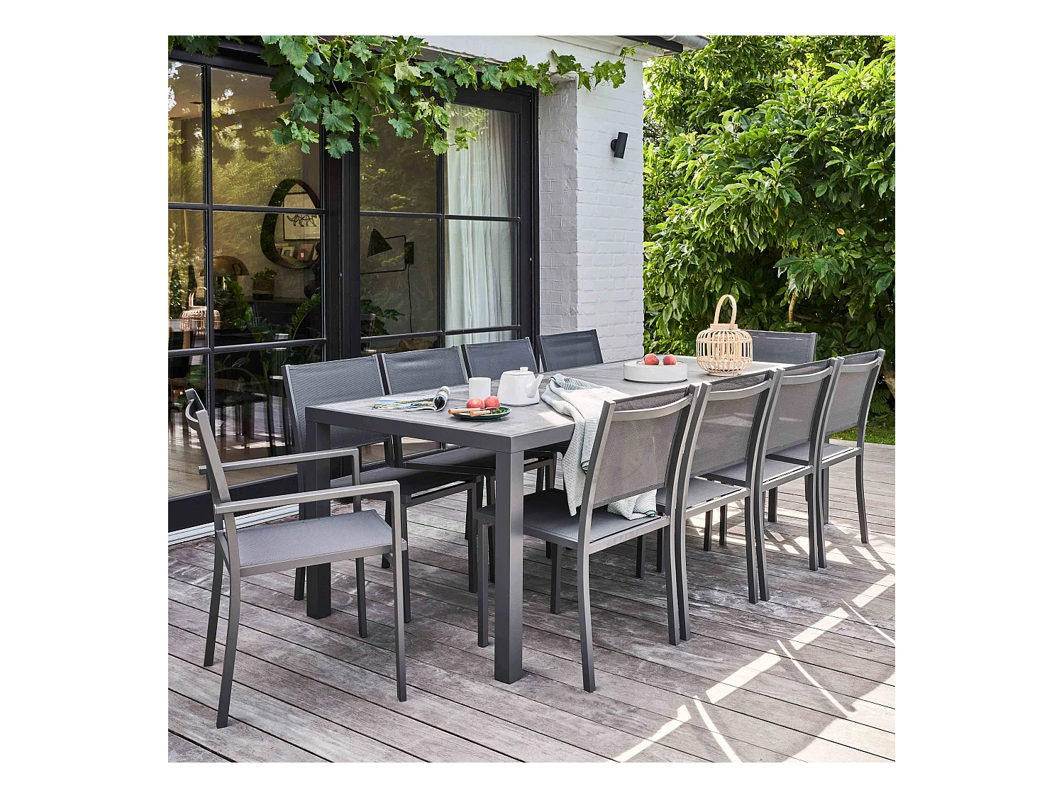 Ensemble table de jardin et 10 chaises effet béton - Tivoli