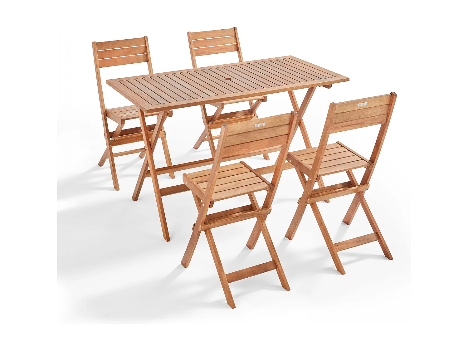 Table de terrasse et 4 chaises pliantes en bois