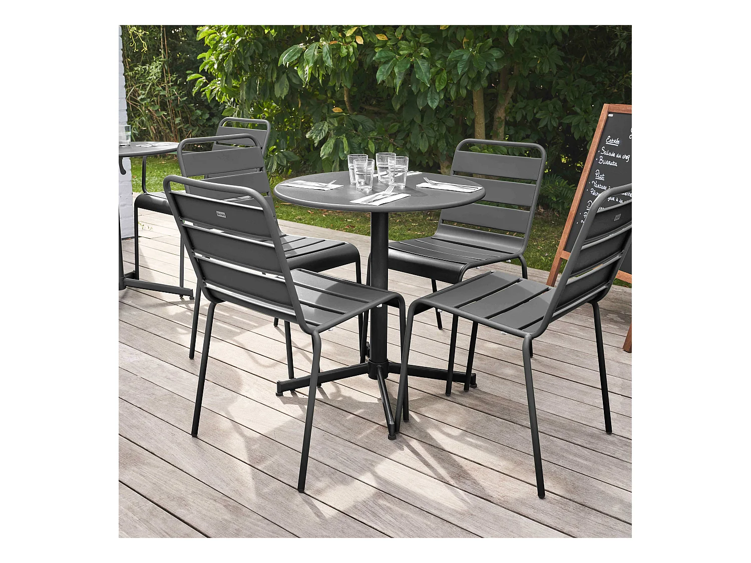 Set van een ronde tuin tafel en 4 antracietkleurige stoelen