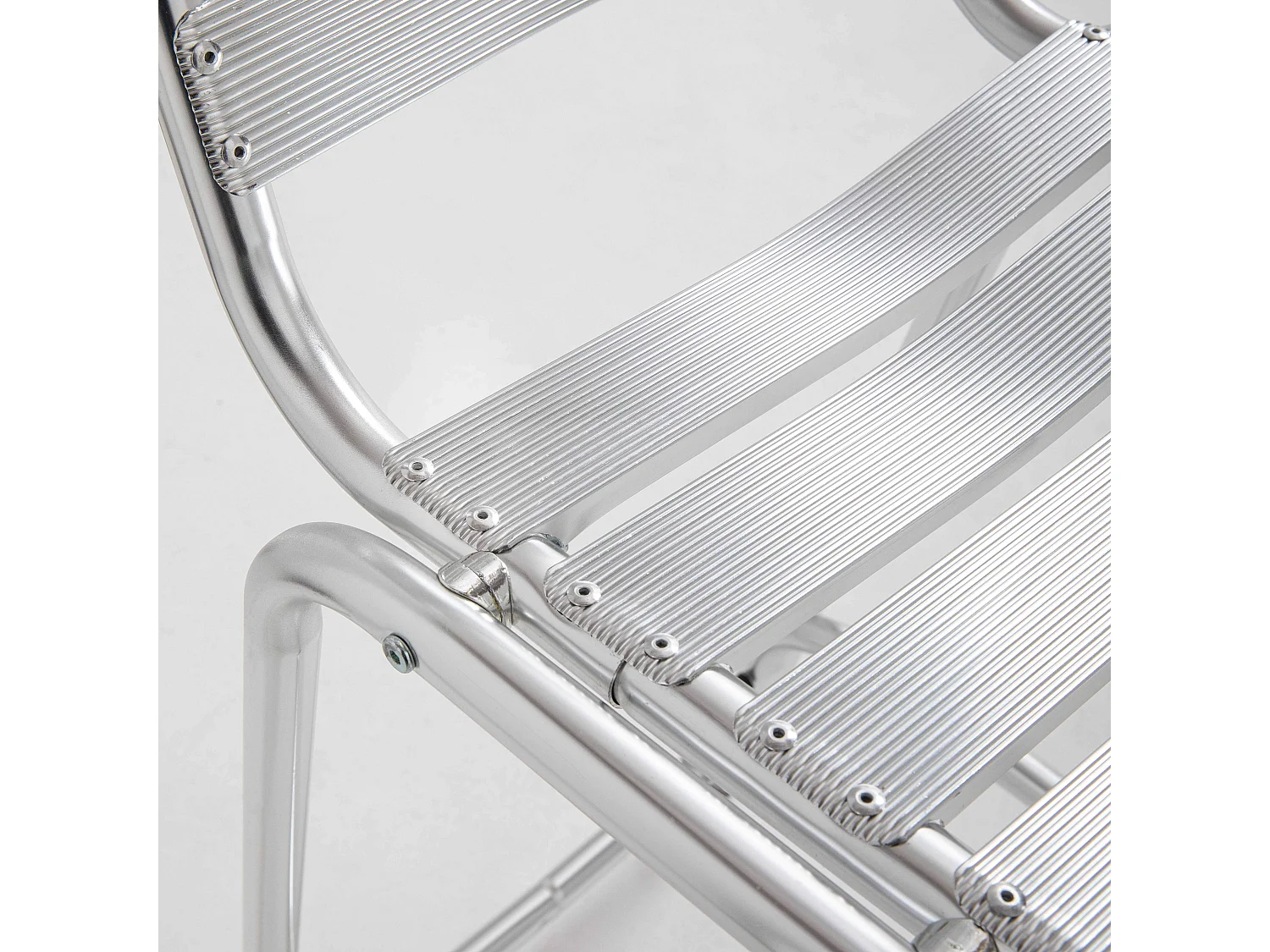 Table de jardin mange-debout et 4 chaises aluminium gris