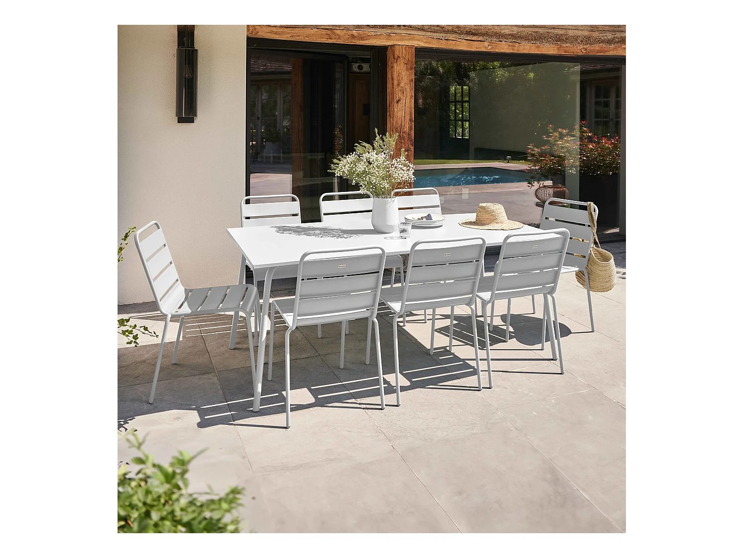 Ensemble table de jardin et 8 chaises en métal blanc - Palavas