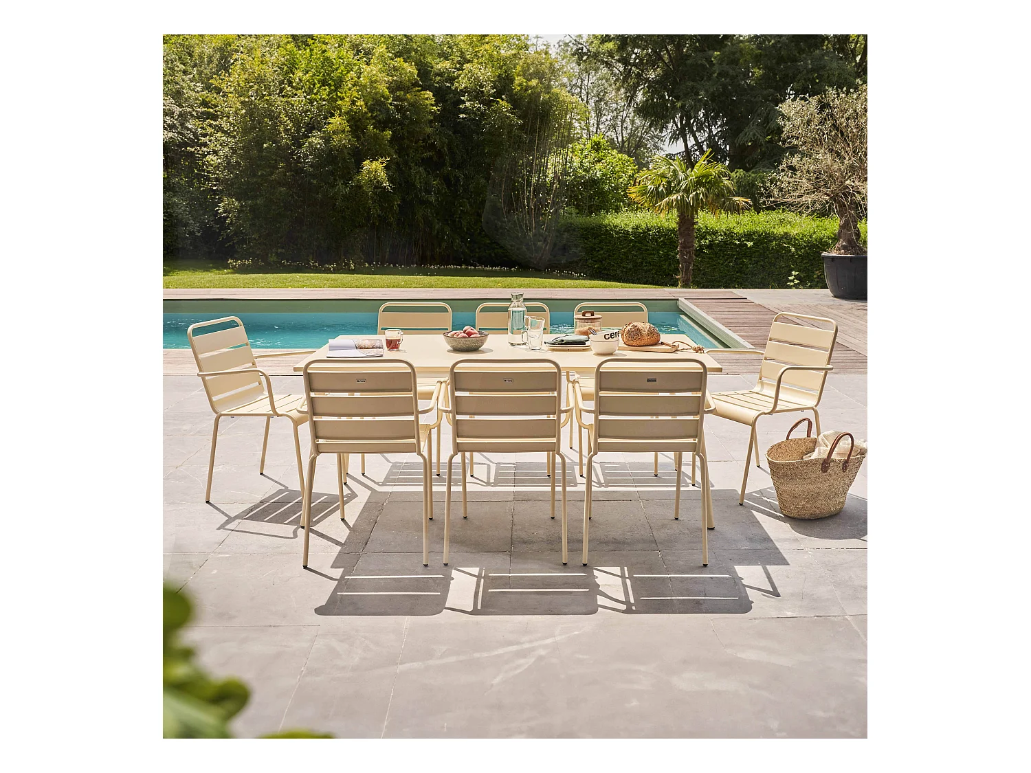 Ensemble table de jardin et 8 fauteuils en métal ivoire - Palavas