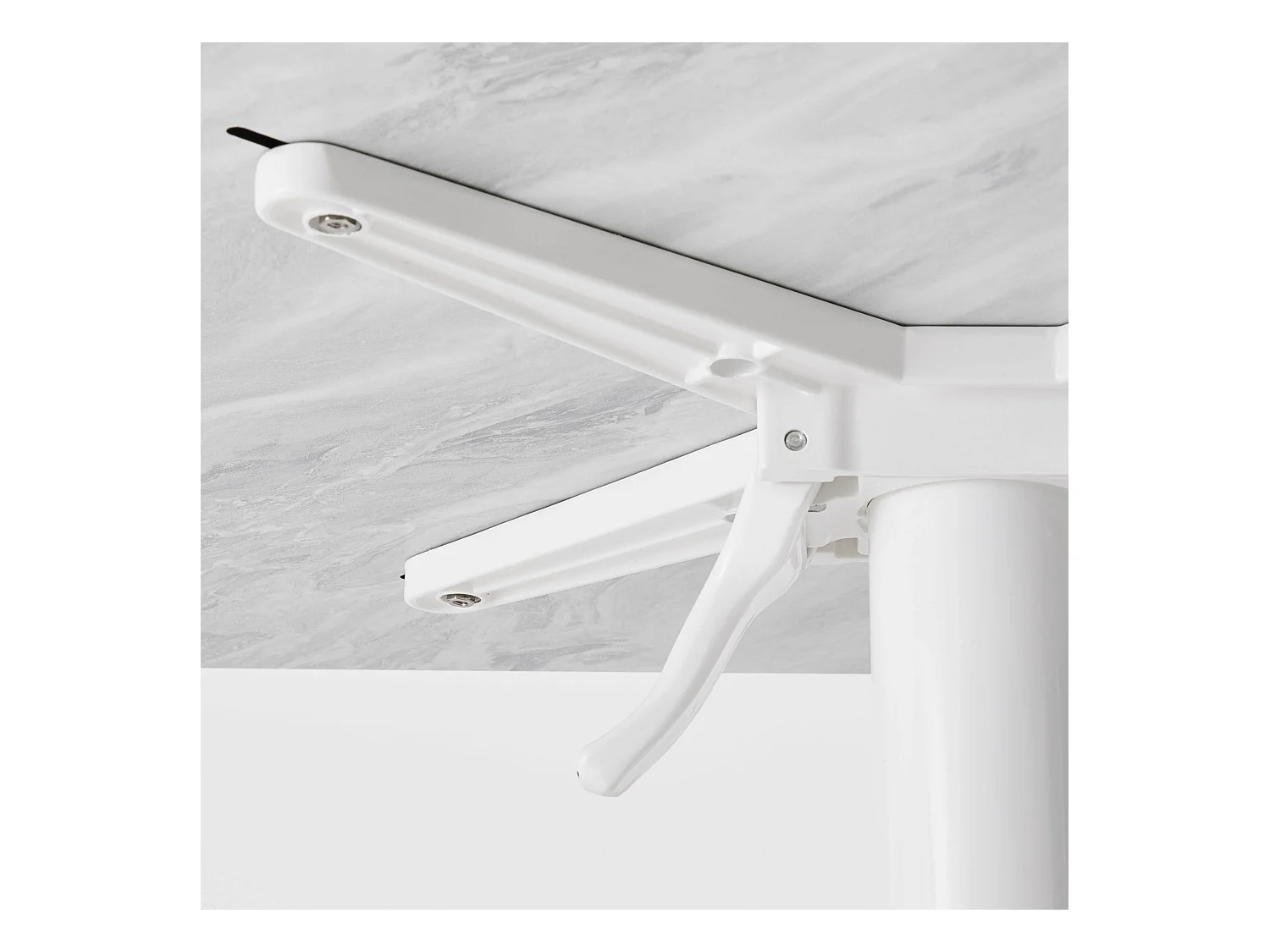 Ensemble table de terrasse stratifié marbre avec 2 fauteuils blanc