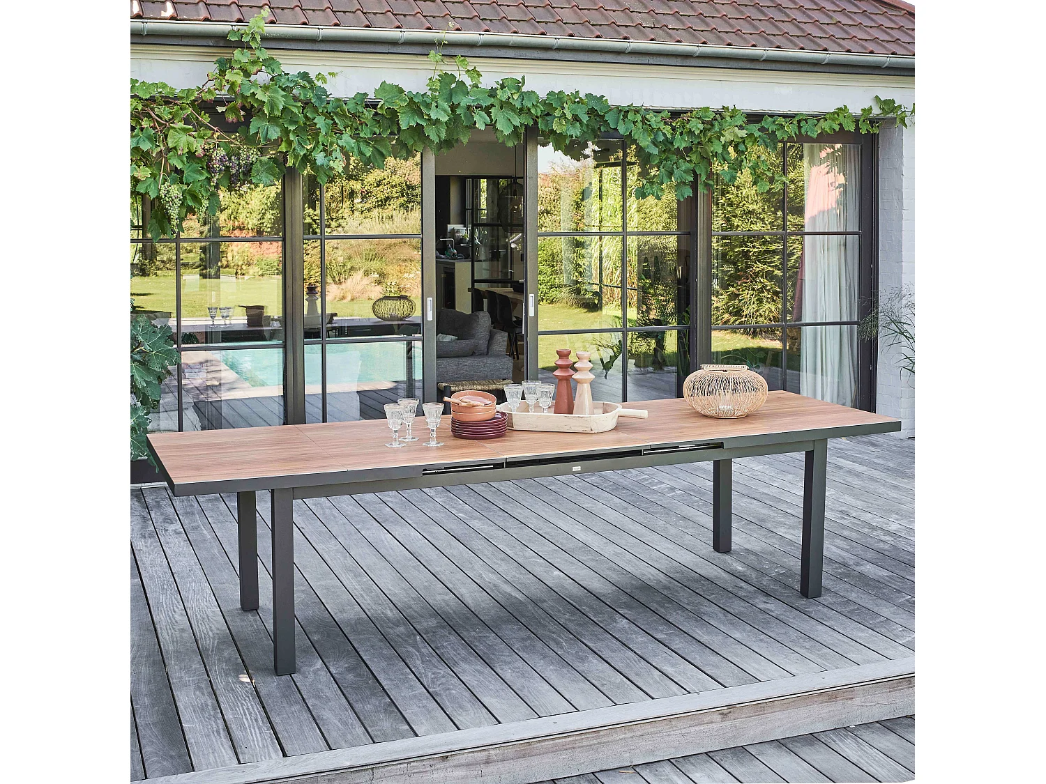 Ensemble table de jardin avec 8 chaises et 2 fauteuils bois