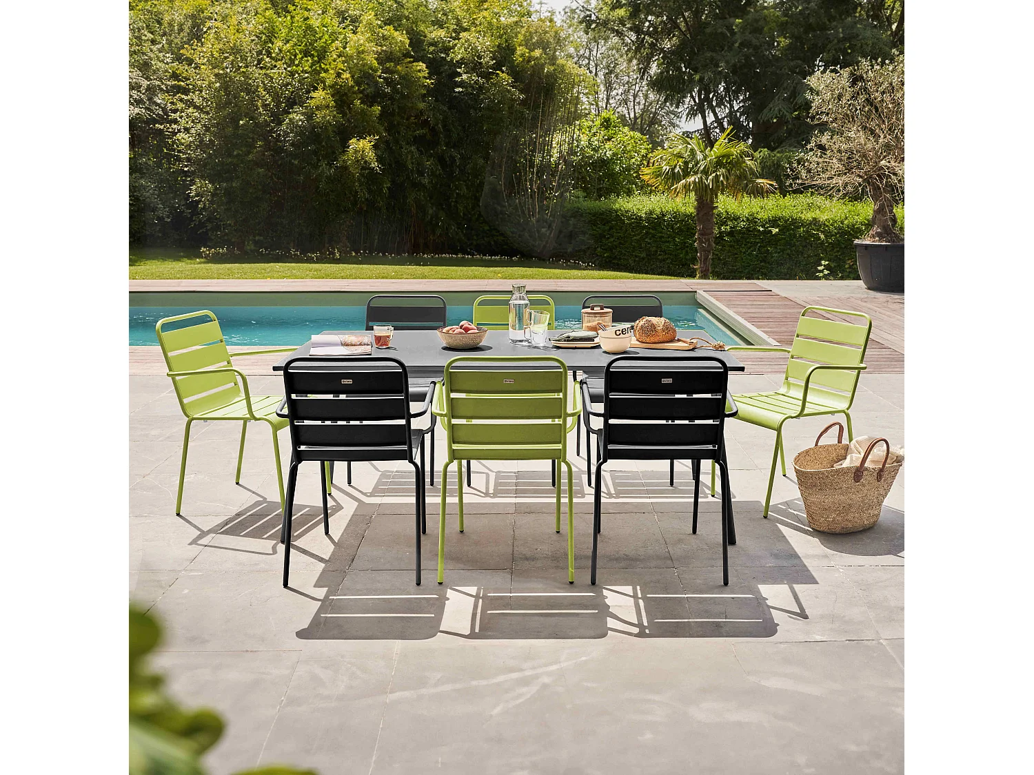 Ensemble table de jardin et 8 fauteuils en métal vert et gris - Palavas