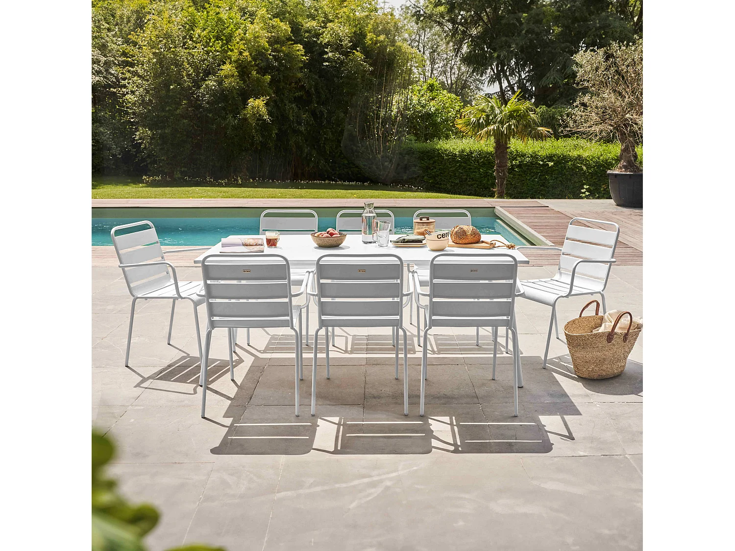 Ensemble table de Jardin et 8 fauteuils en métal blanc - Palavas