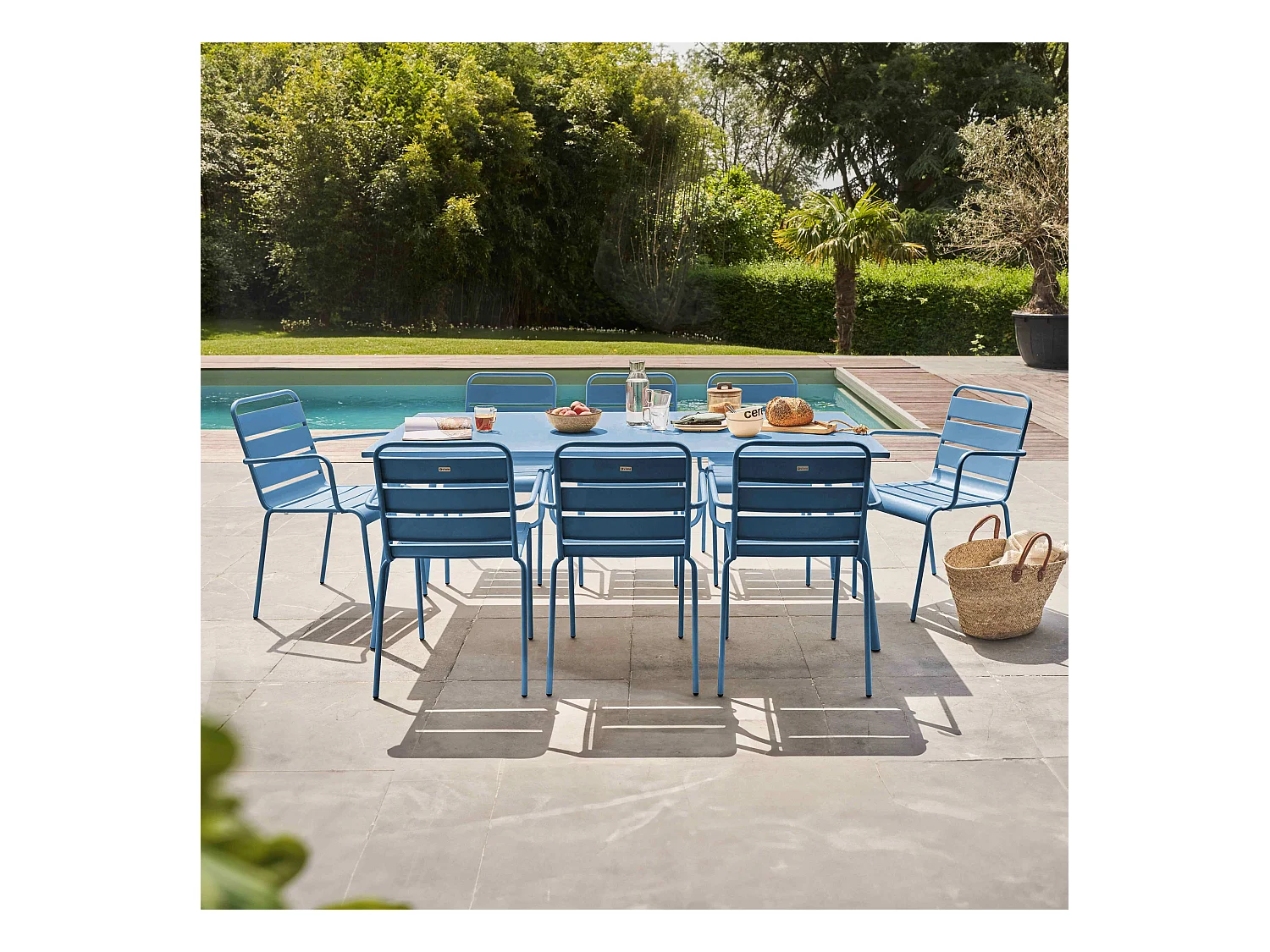 Ensemble table de jardin et 8 fauteuils en métal bleu pacific  - Palavas