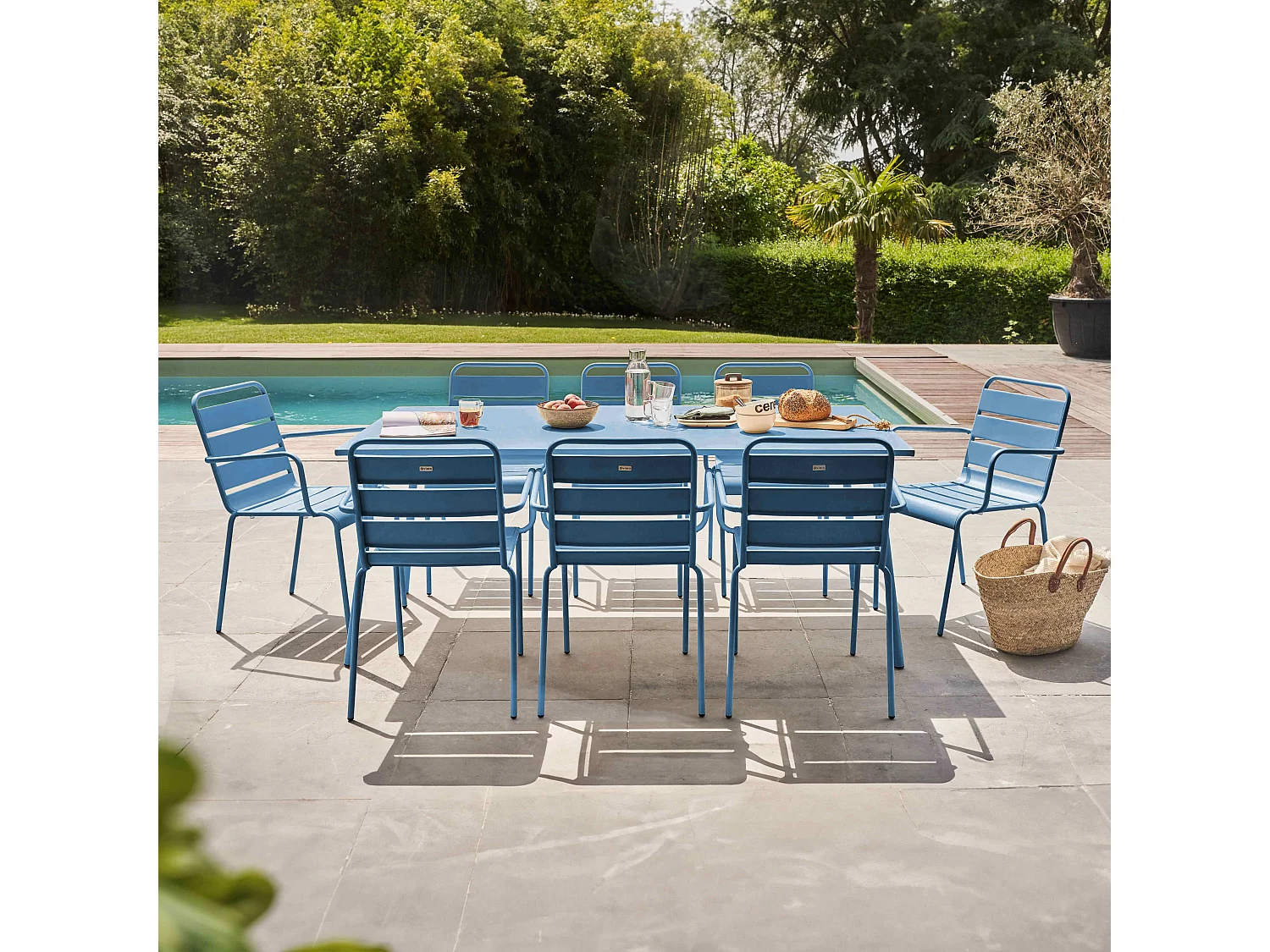 Ensemble table de jardin et 8 fauteuils en métal bleu pacific  - Palavas