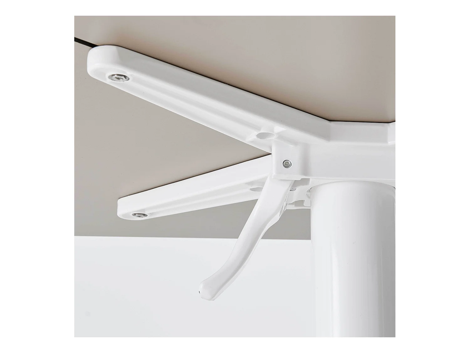 Set tuintafel met taupe gelamineerd blad en 2 grijze fauteuils