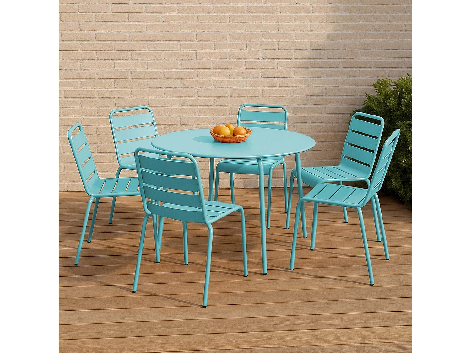 Set van een ronde tuin tafel en 6 turquoise stoelen