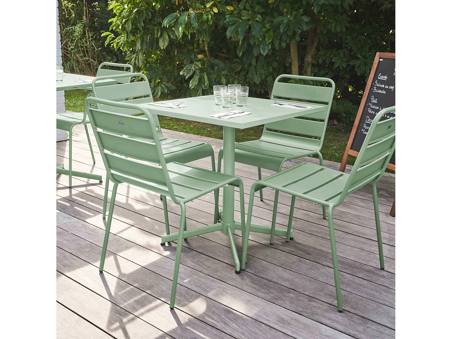 Ensemble table carré et 4 chaises en métal vert sauge - Palavas