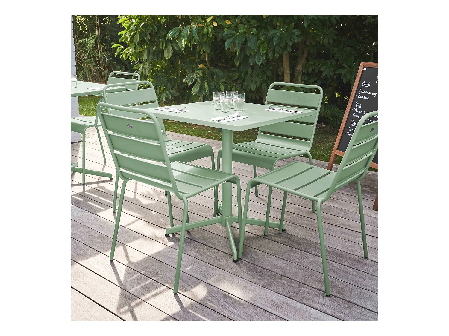 Ensemble table carré et 4 chaises en métal vert sauge - Palavas