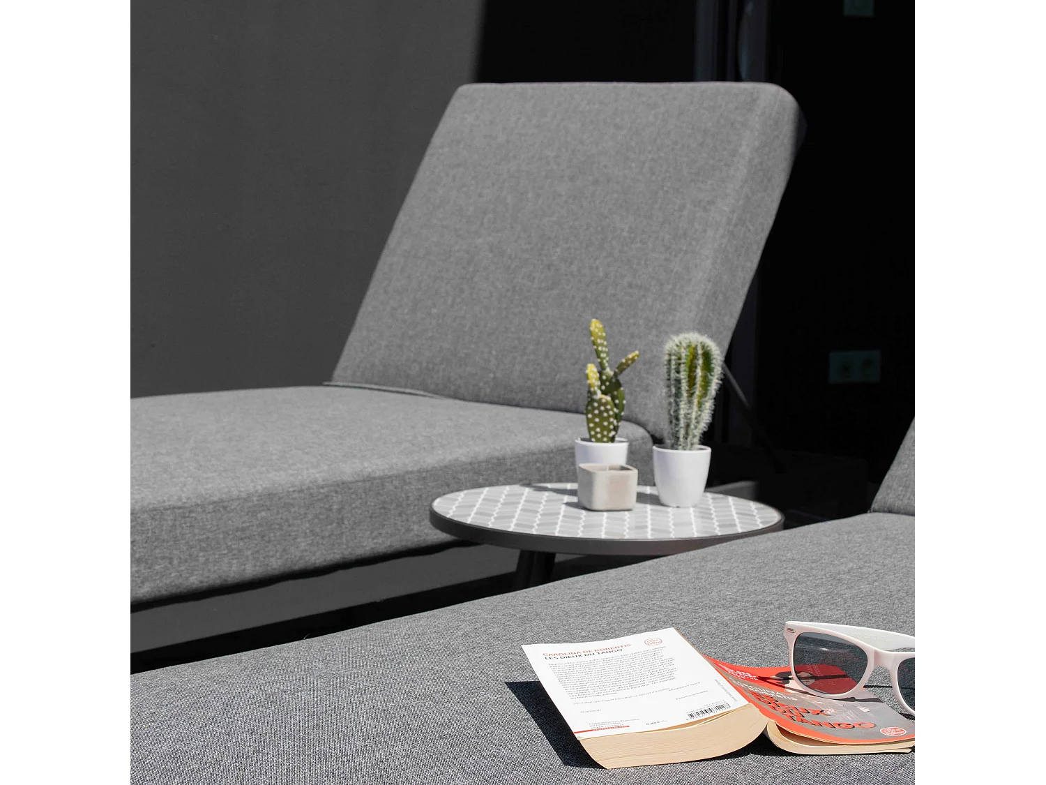 Ronde zwarte stalen tuin salontafel met keramisch tafelblad