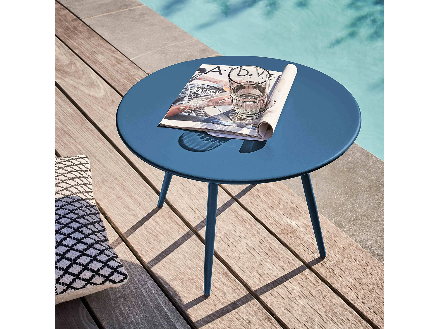 Table basse de jardin ronde en métal bleu pacific 50 cm - Palavas