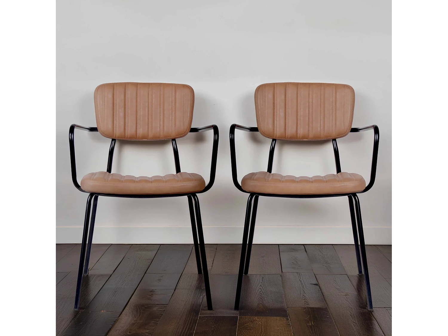 Set van 2 stoelen met armleuningen in lichtbruin gecoat textiel