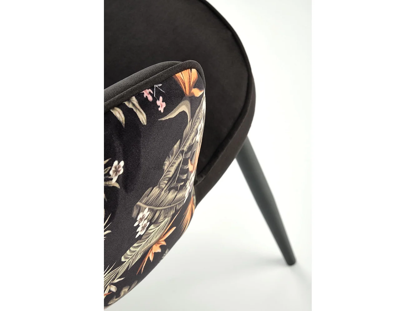 Krzesło tapicerowane K506 VELVET czarne