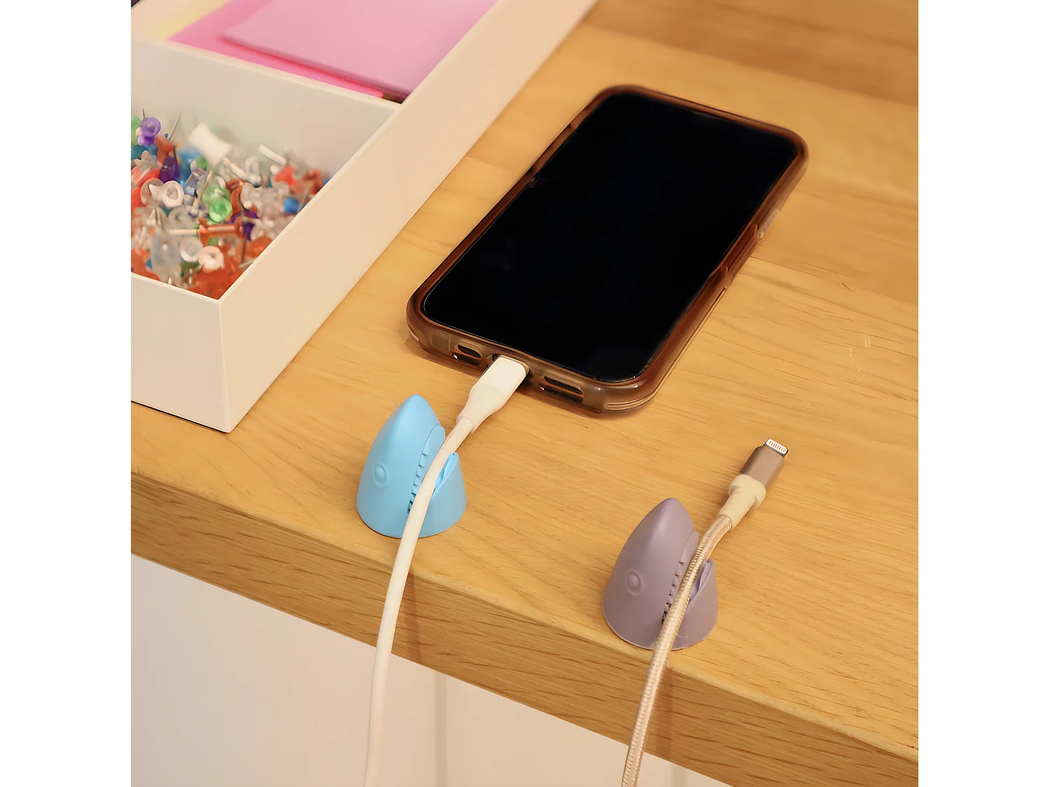 Lot de 4 clips à câble requin Multicolore  Kikkerland