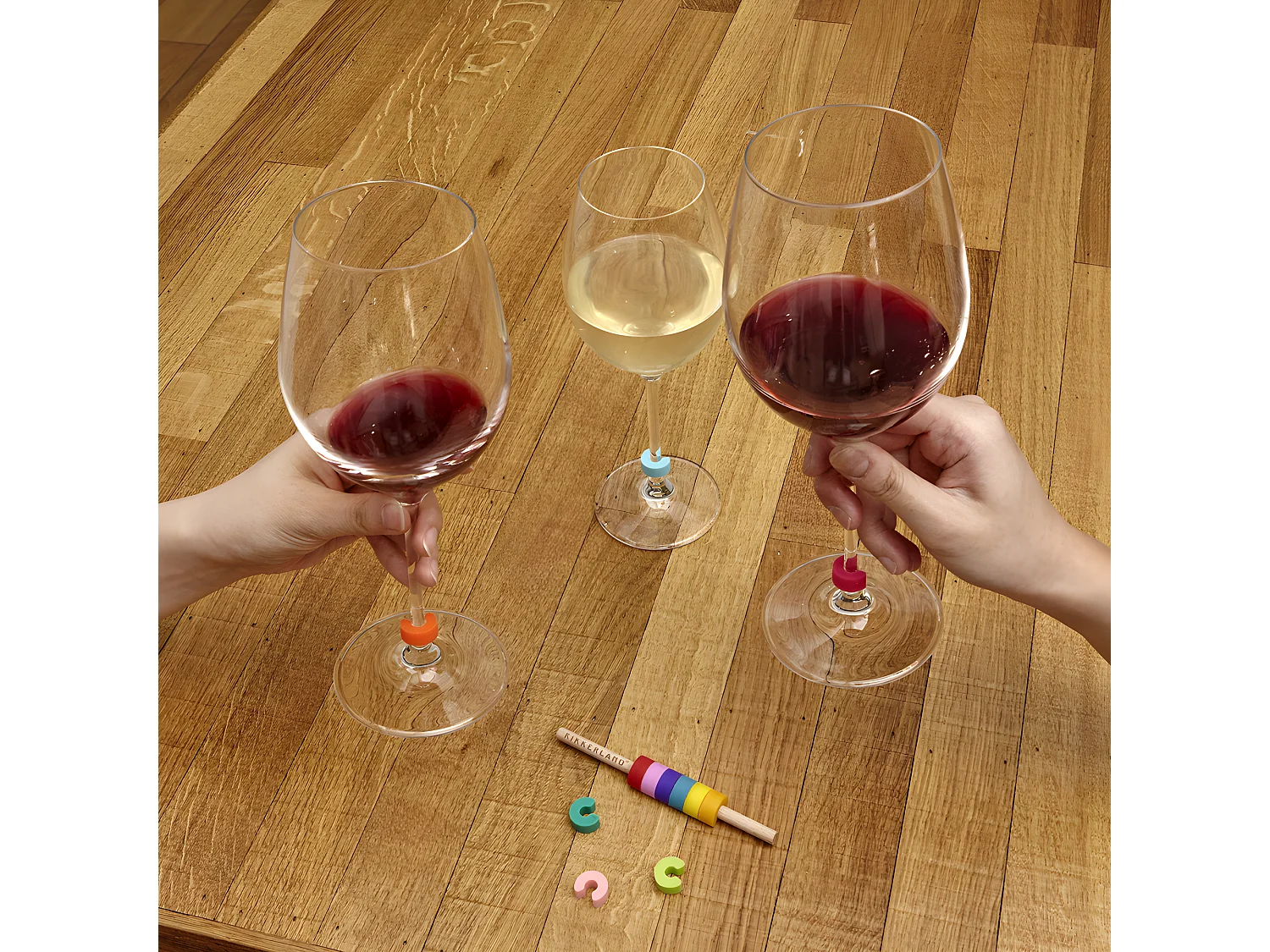 Lot de 12 marqueurs de verres Arc en ciel Multicolore  Kikkerland