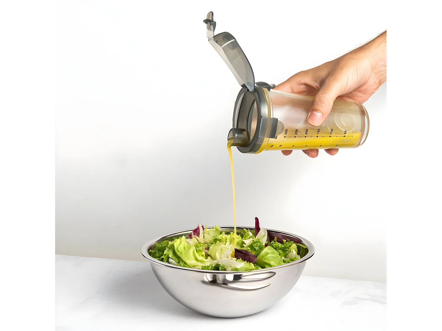 Shaker à vinaigrette en verre