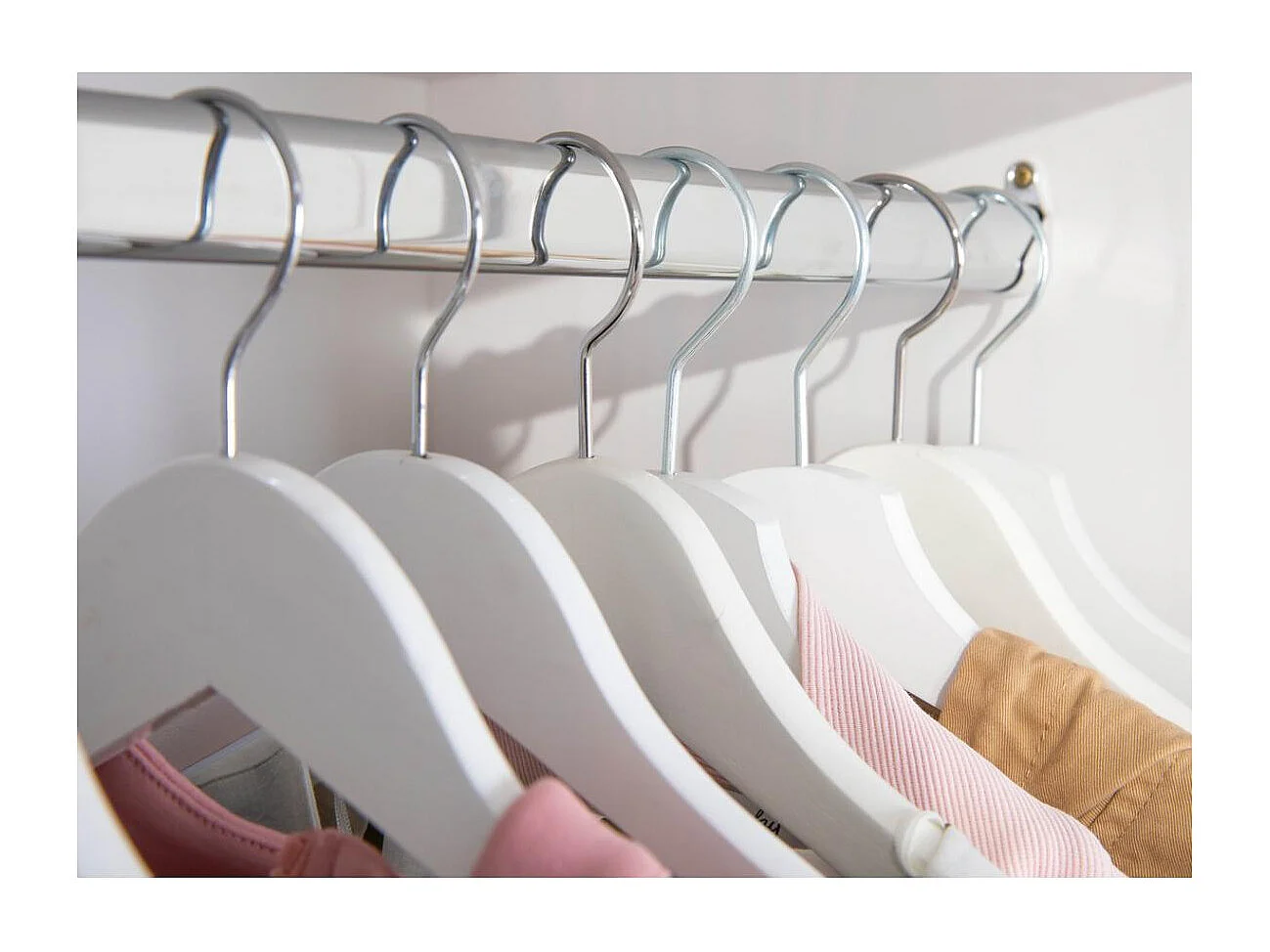 Armoire en Pin Massif Laqué "Ilya" 197cm Blanc