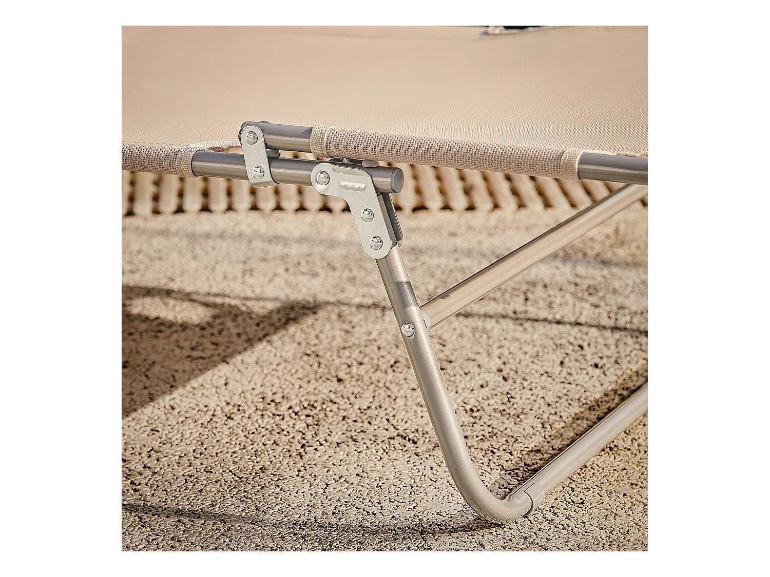 SoBuy Chaise Longue Pliable et Réglable, Transat de Jardin avec Appui-Tête et Pochette, Bain de Soleil, Charge 120 kg, Beige, OGS35-MIx2