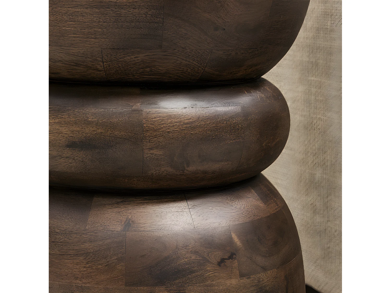 Pulau - Table d'appoint en bois massif ø33,5cm - Bois foncé