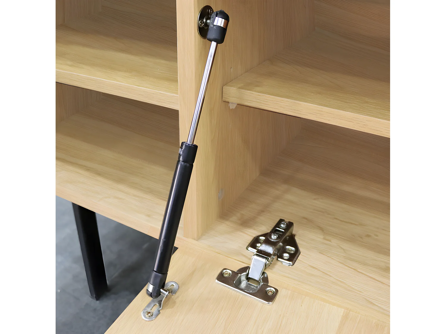 Lines - Meuble TV 4 portes en bois L160cm - Bois clair