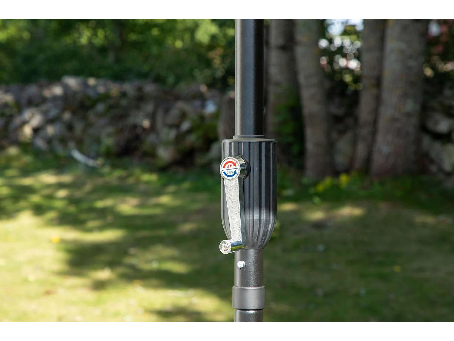 Palmetto parasol met kantelfunctie wit.