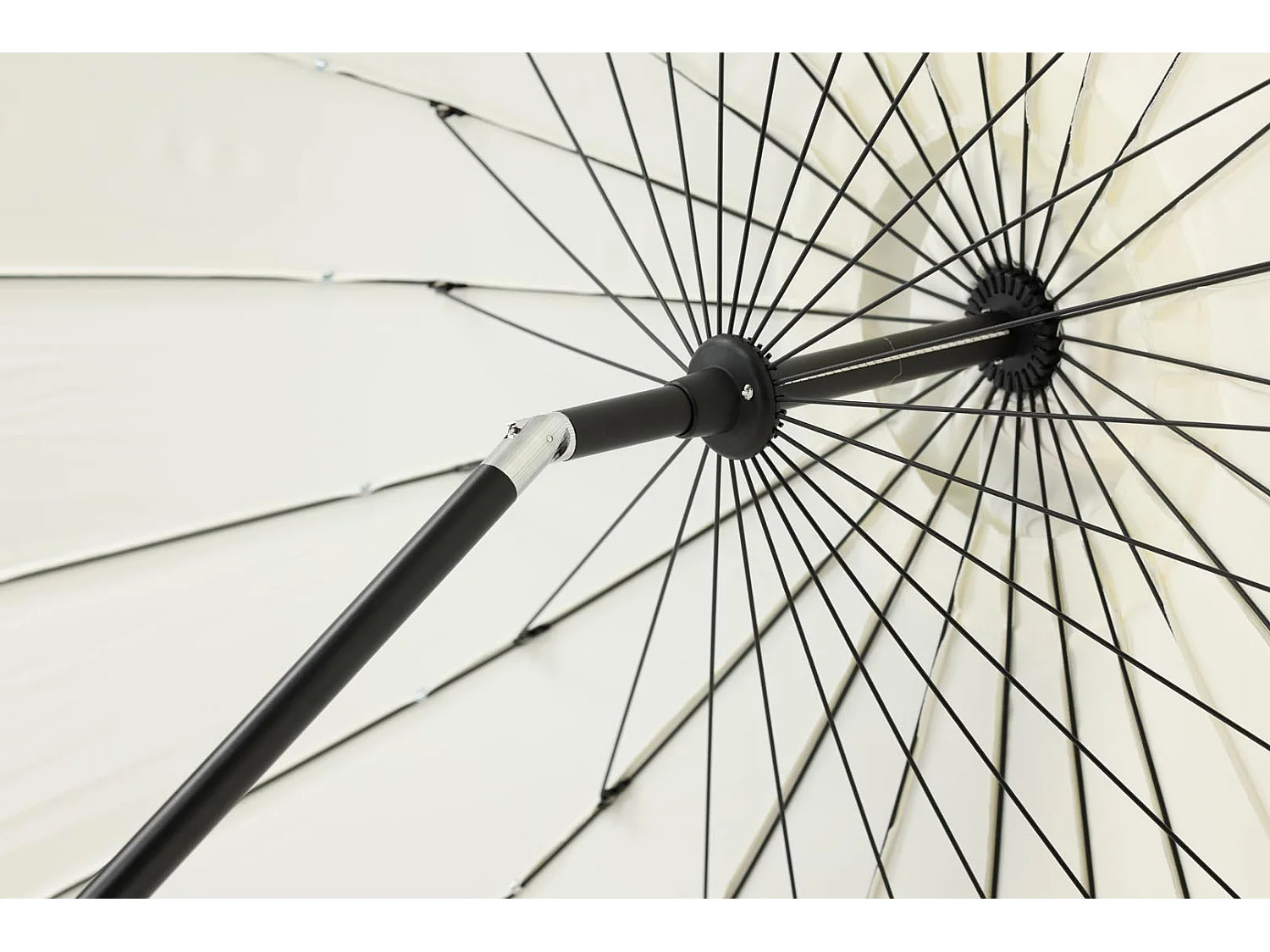 Palmetto parasol met kantelfunctie wit.