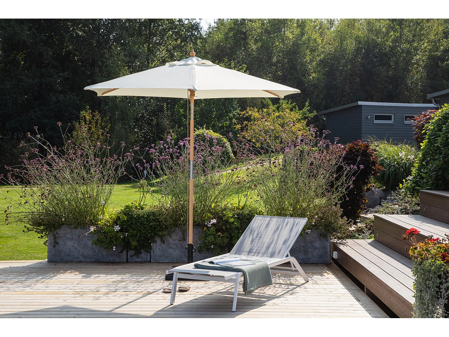 Corypho parasol avec fonction d'inclinaison blanc.