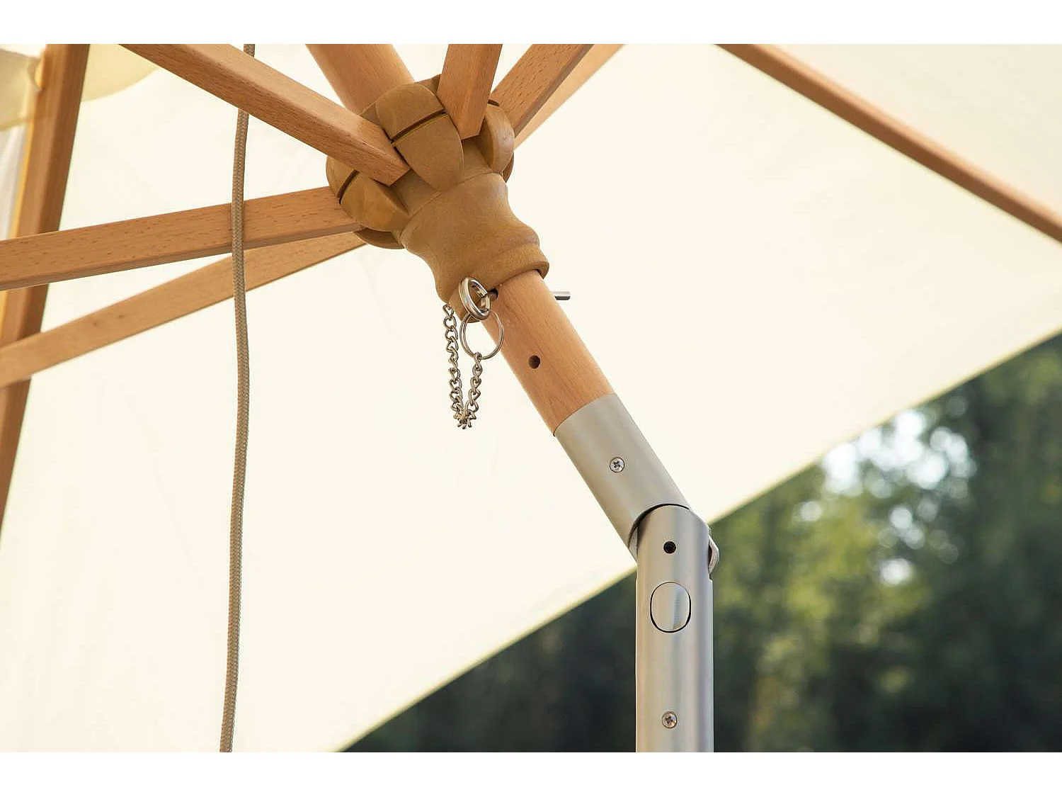 Corypho parasol avec fonction d'inclinaison blanc.