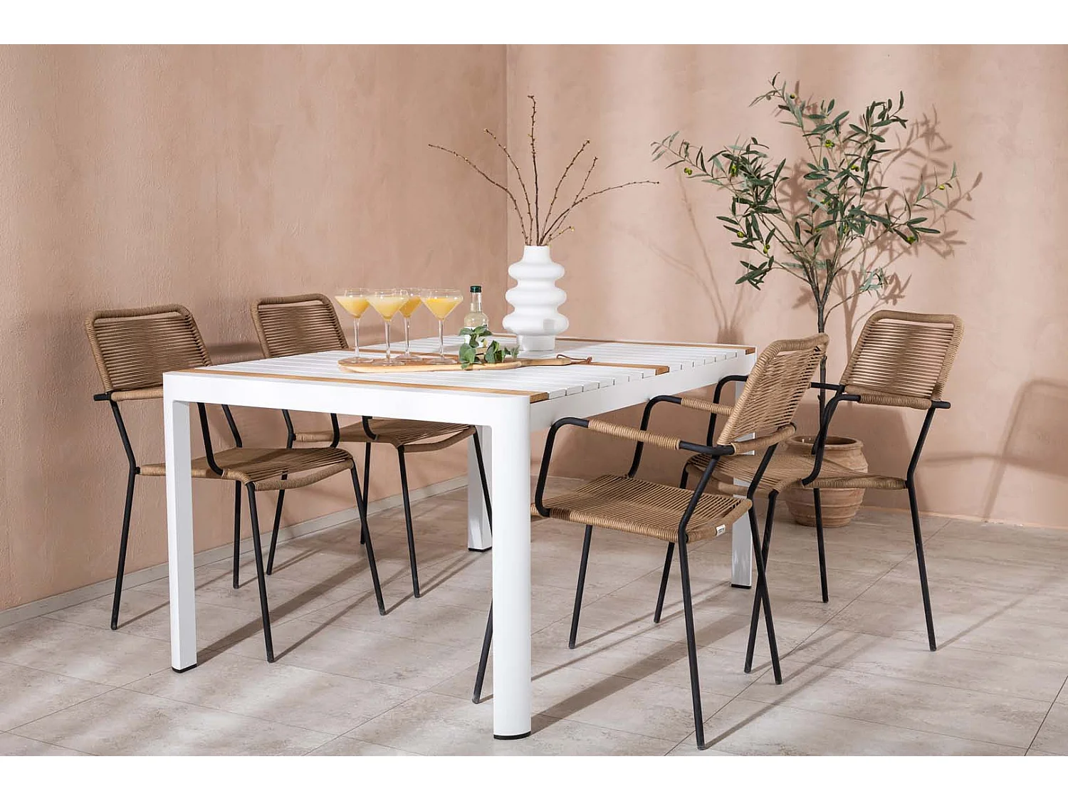 Togo tuinmeubelset tafel 90x150cm wit, 4 stoelen Lindos bruin.