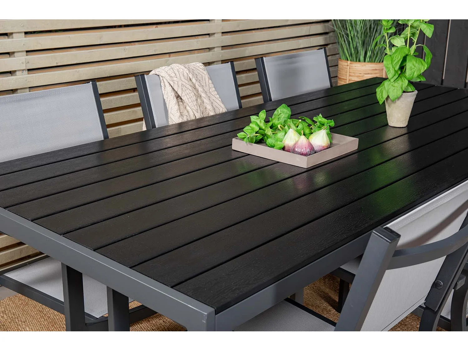 Break set de jardin table 90x205cm noir, 6 chaises Copacabana gris.